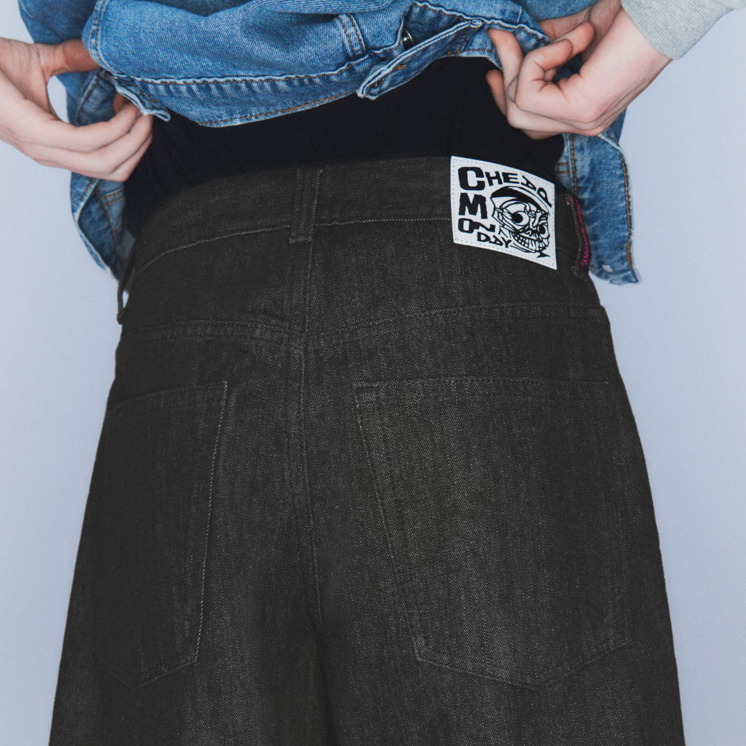LOOSER REGULAR WAIST LOOSE STRAIGHT JEANS (Extra Black Rinse)
