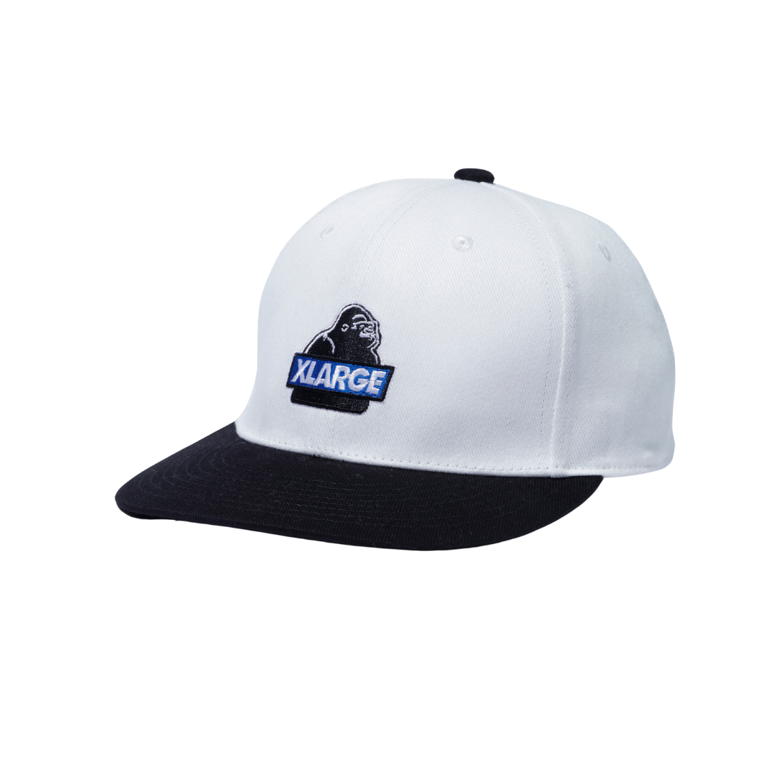 SLANTED OG SNAPBACK CAP (WHITE/BLACK)