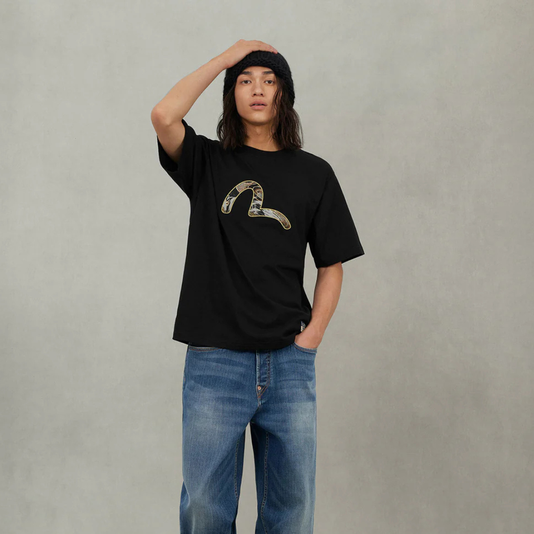 Brocade Seagull Appliqué Regular Fit Short Sleeves T-shirt (Black)